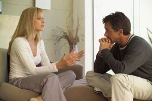 Couple-Communicating-woman-talking-man-listening